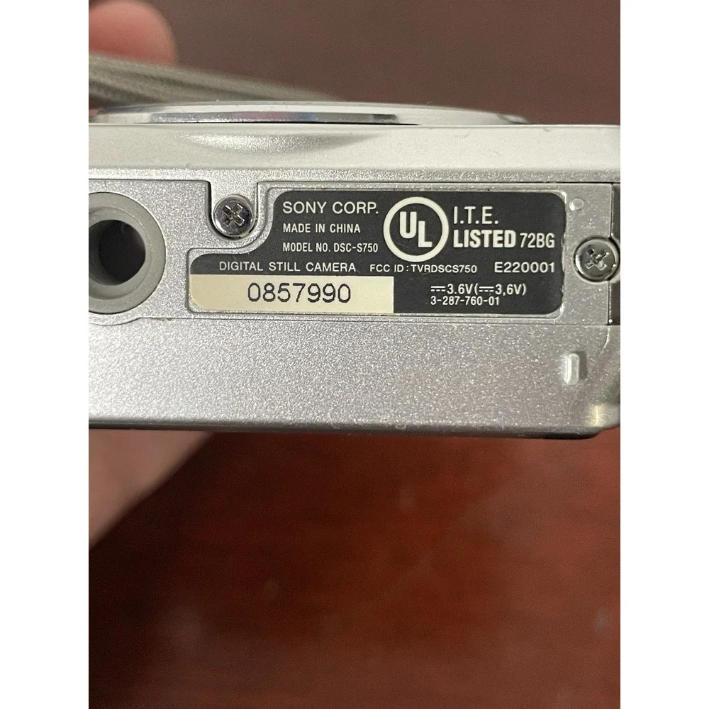 Sony Cyber-Shot DSC-S570 7.2MP Digital Camera Silver Tested